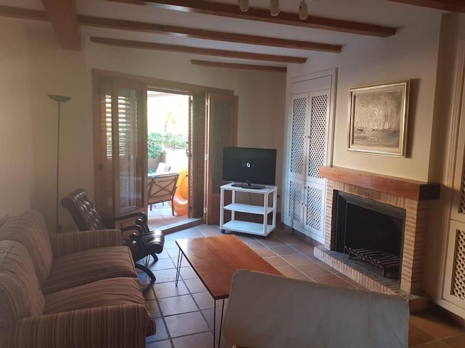 Chalet Adosado En La Playa De El Perellonet Con Piscina, Pista Tenis Valenza Esterno foto