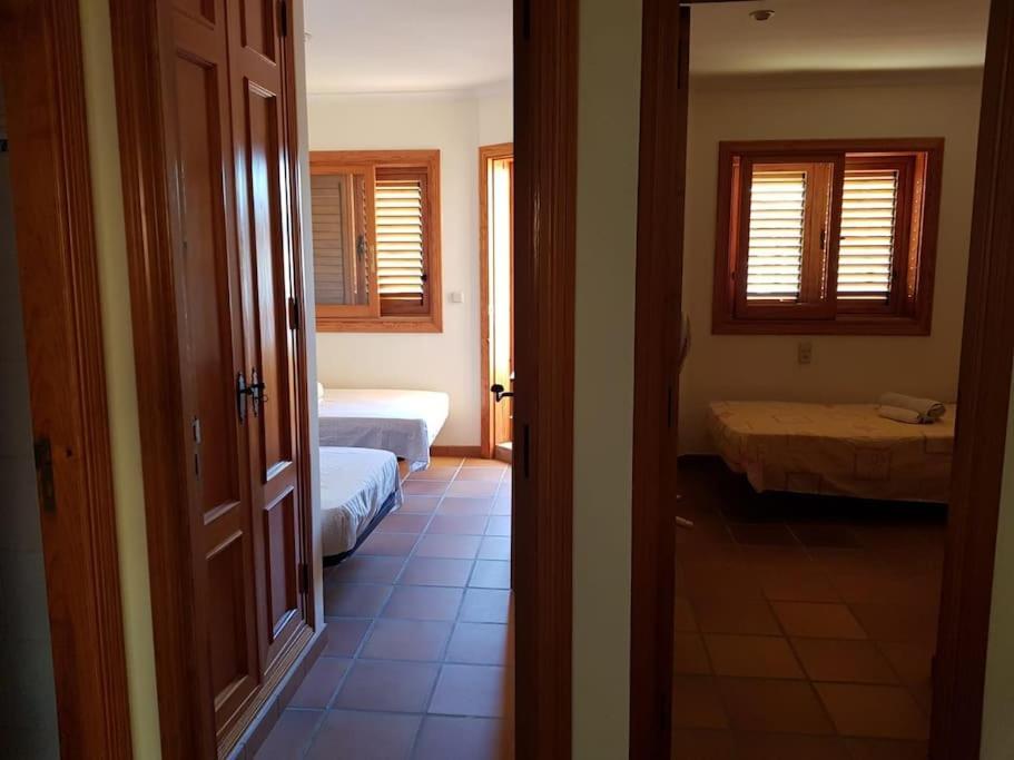 Chalet Adosado En La Playa De El Perellonet Con Piscina, Pista Tenis Valenza Esterno foto