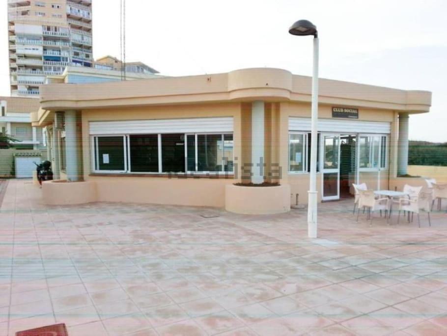Chalet Adosado En La Playa De El Perellonet Con Piscina, Pista Tenis Valenza Esterno foto