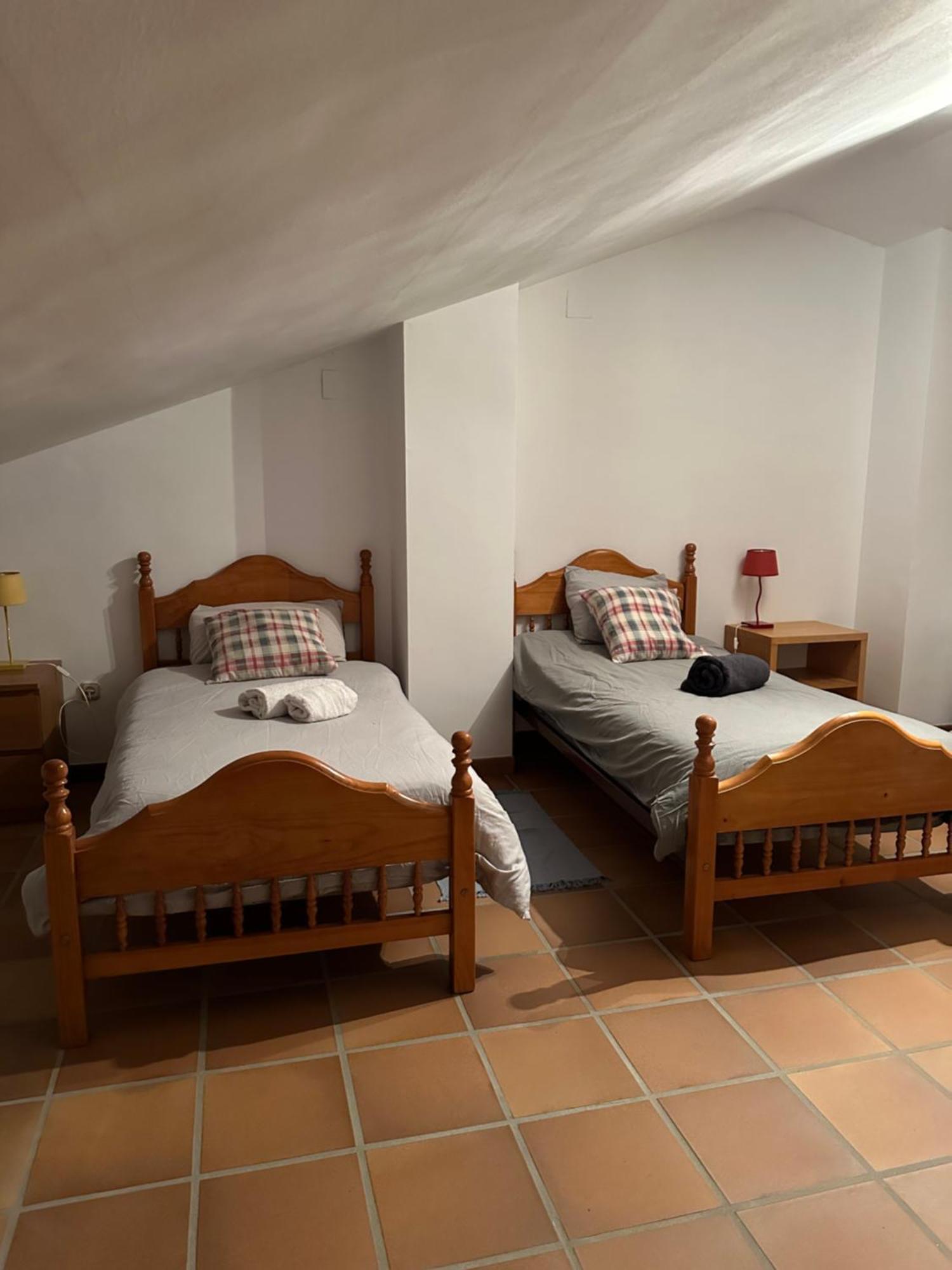Chalet Adosado En La Playa De El Perellonet Con Piscina, Pista Tenis Valenza Esterno foto